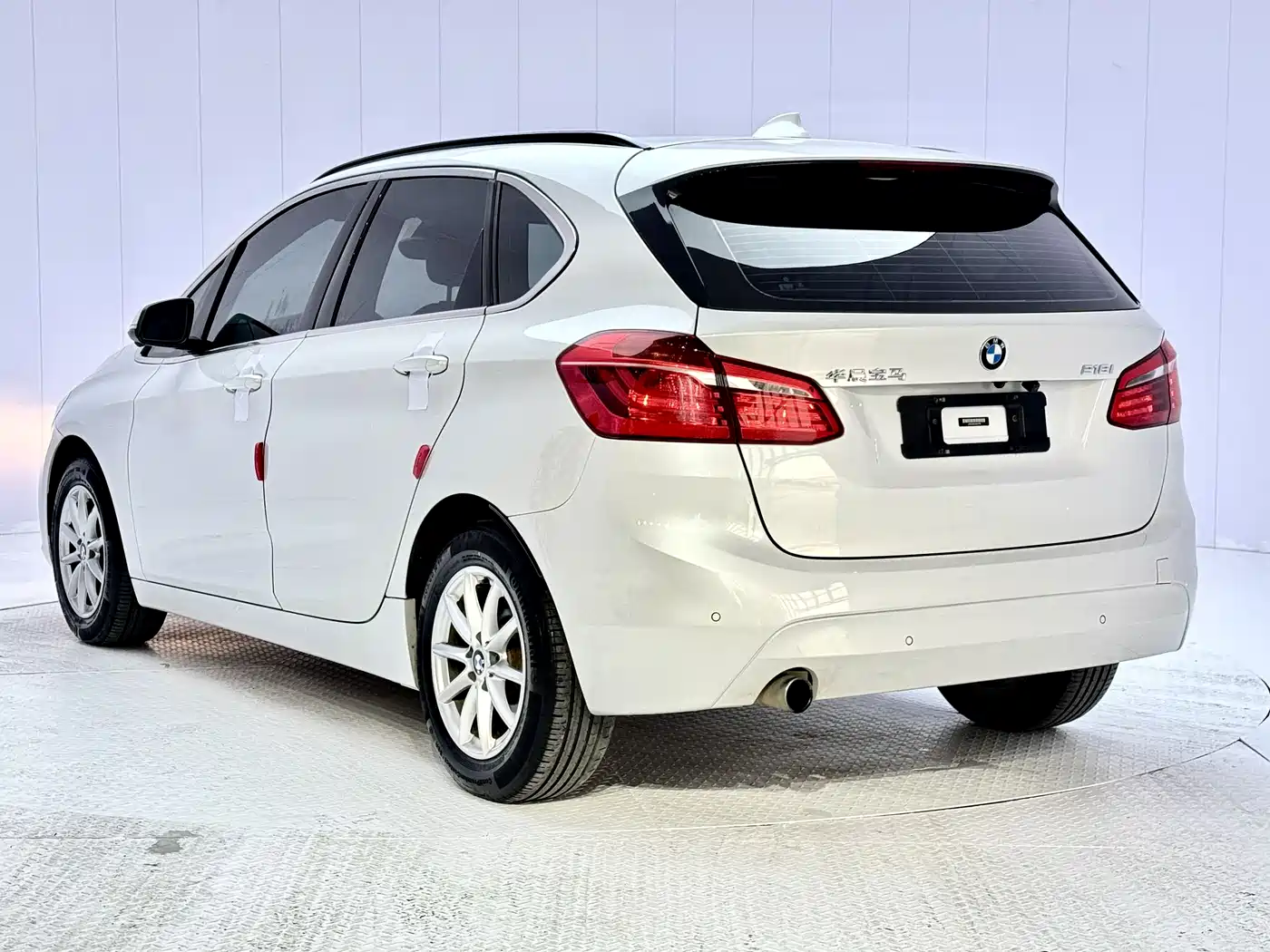 BMW 2 Series Touring 2016 218i Fashion Model фото 7