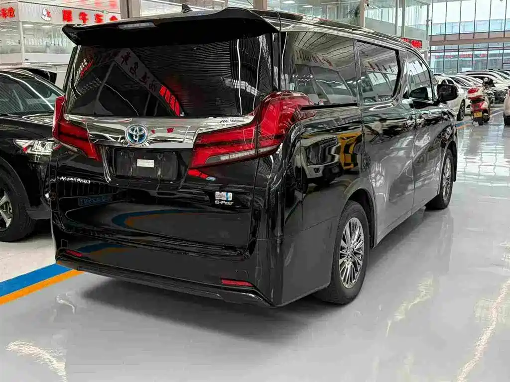 Toyota Alphard 2021 Hybrid 2.5L Luxury фото 5