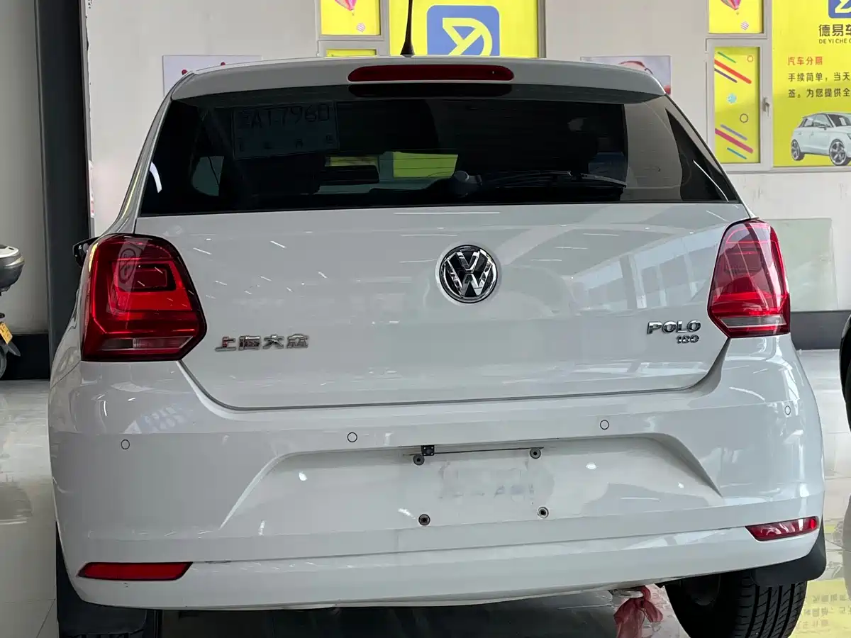 Volkswagen Polo 2016 1.6L Automatic Comfort фото 5