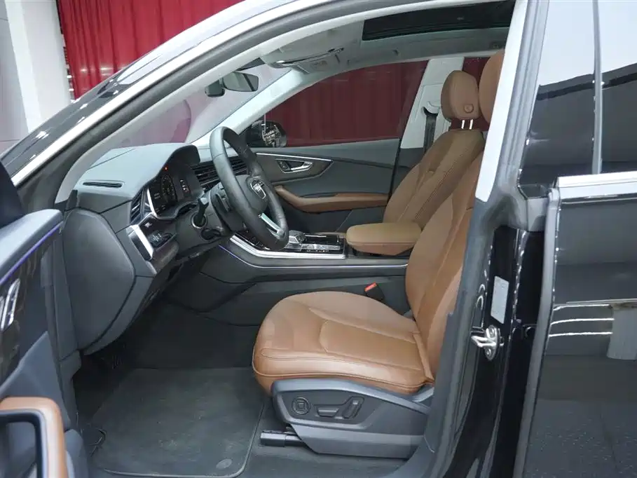 Audi Q8 2022 55 TFSI Luxury Dynamic фото 13