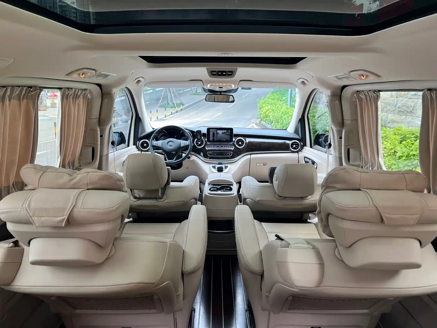 Mercedes-Benz V-Class 2018 V 260 Premium Edition China VI фото 26