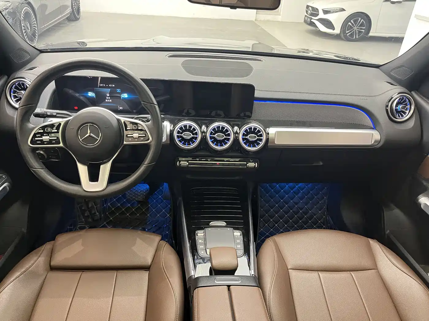 MERCEDES-BENZ GLB