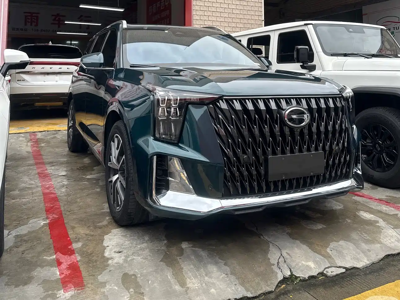 GAC Trumpchi Trumpchi GS8 2022 Pilot Series 2.0TGDI 2WD Premium Edition (7-Seater)