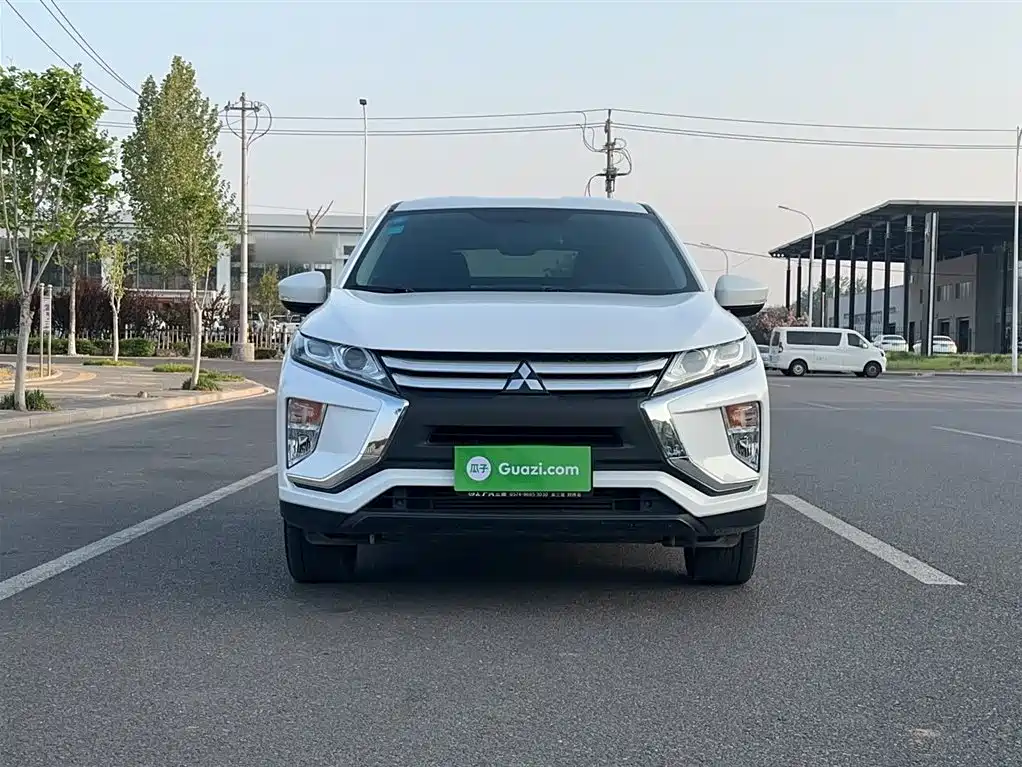 Mitsubishi Eclipse Cross 2018 1.5T CVT 2WD Fearless Edition фото 3