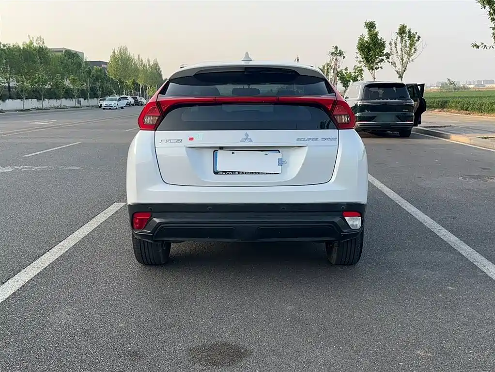 Mitsubishi Eclipse Cross 2018 1.5T CVT 2WD Fearless Edition фото 23