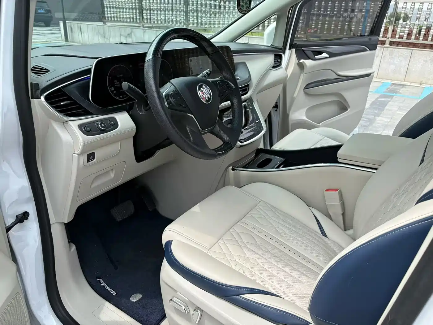 Buick GL8 2023 ES Landmaster Exclusive фото 5