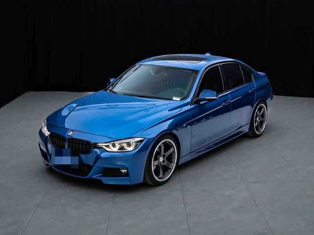 Photo 1 - BMW 3 Series