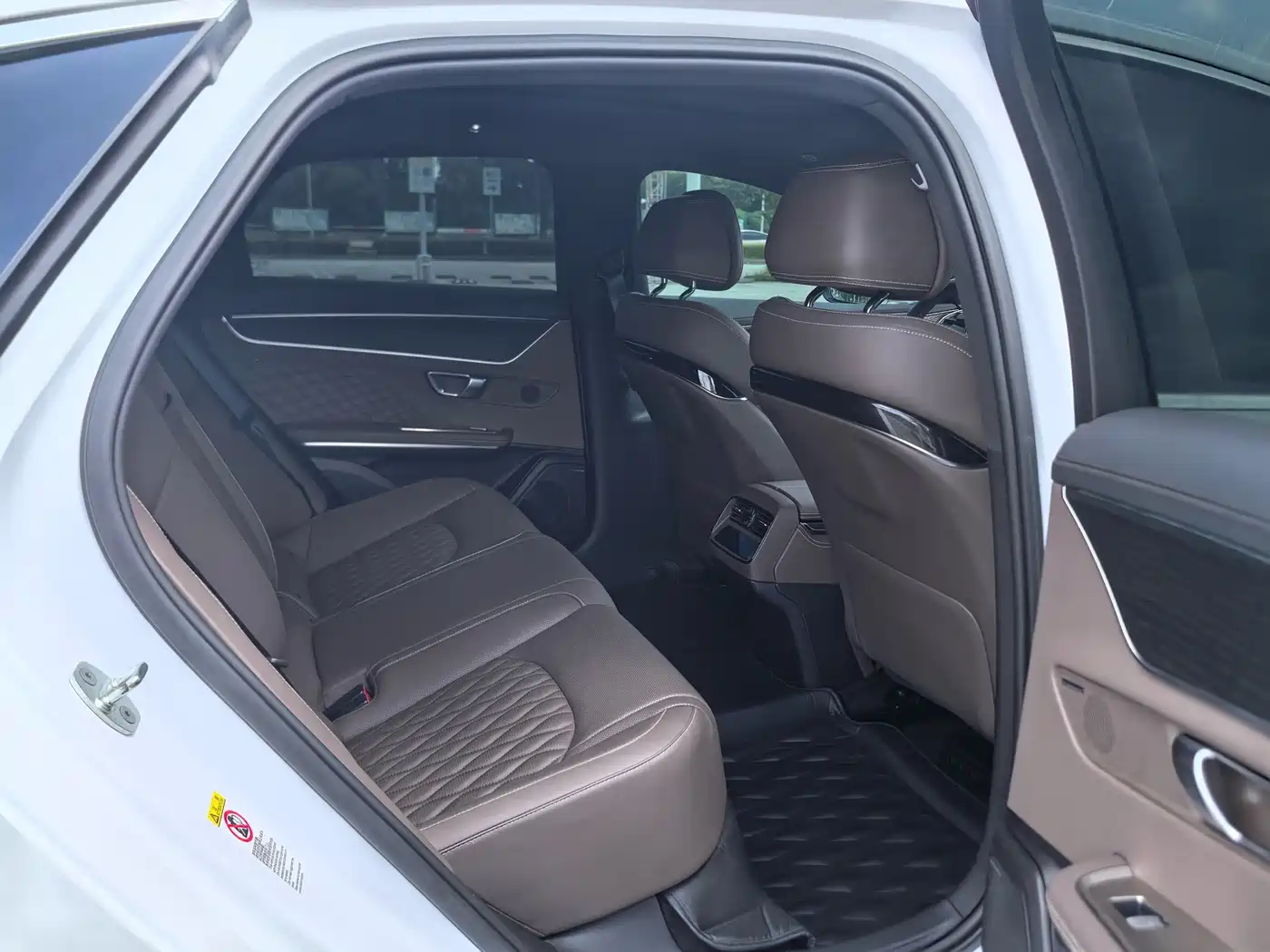 BYD Han 2022 DM-i 121KM Premium Edition фото 14