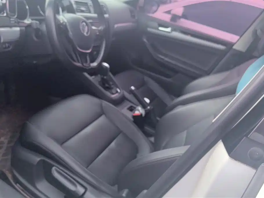 Volkswagen Sagitar 2017 280TSI Automatic R-Line фото 9