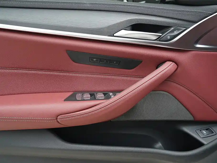 BMW 5 Series 2022 Facelift 530Li Leading M Sport Package фото 5