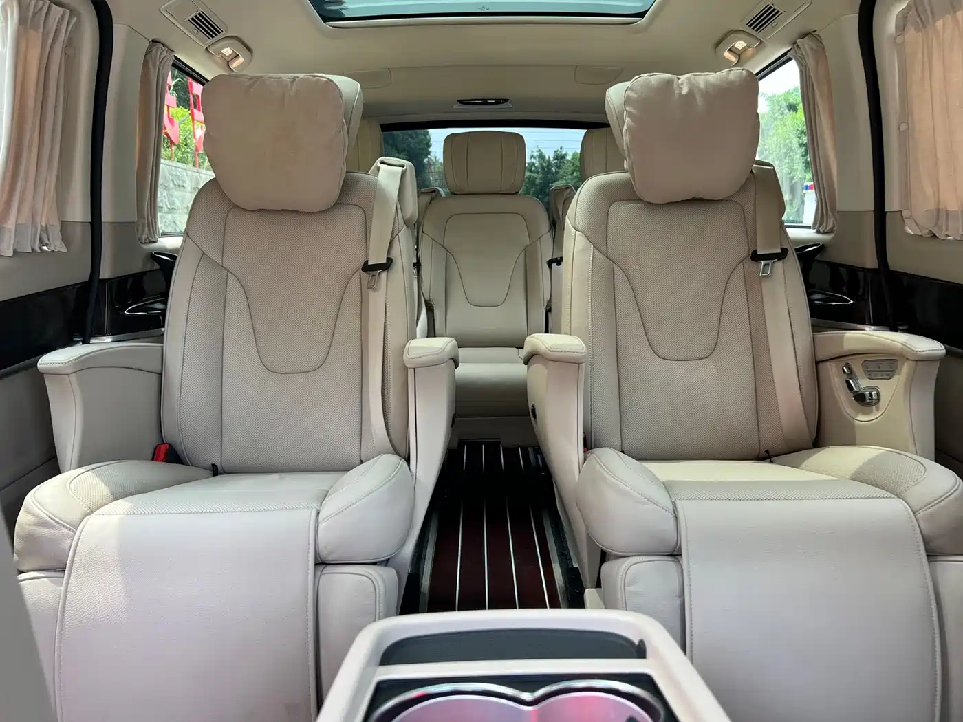 Mercedes-Benz V-Class 2018 V 260 Premium Edition China VI фото 19