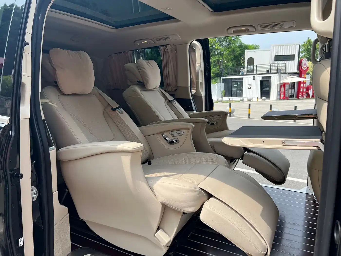 Mercedes-Benz V-Class 2018 V 260 Premium Edition China VI фото 17