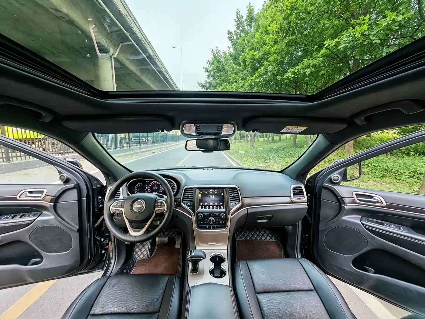 Фото 7 - Jeep Grand Cherokee (Import)