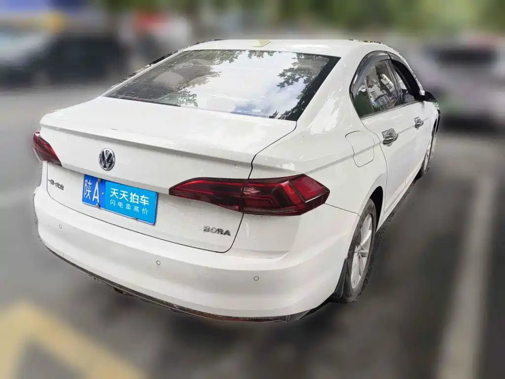 Photo 2 - Volkswagen Bora