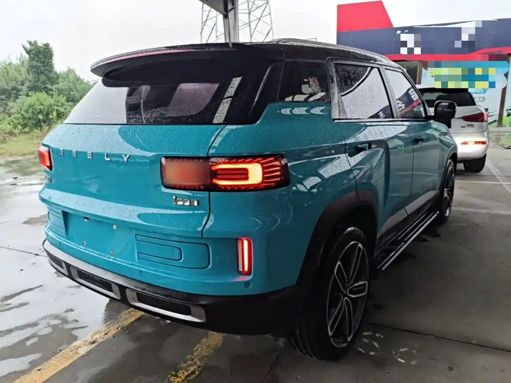 Фото 7 - Geely ICON
