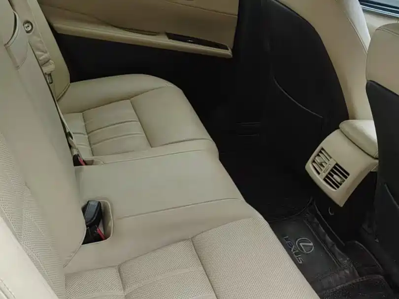 Lexus ES 2015 300h Comfort Edition фото 6