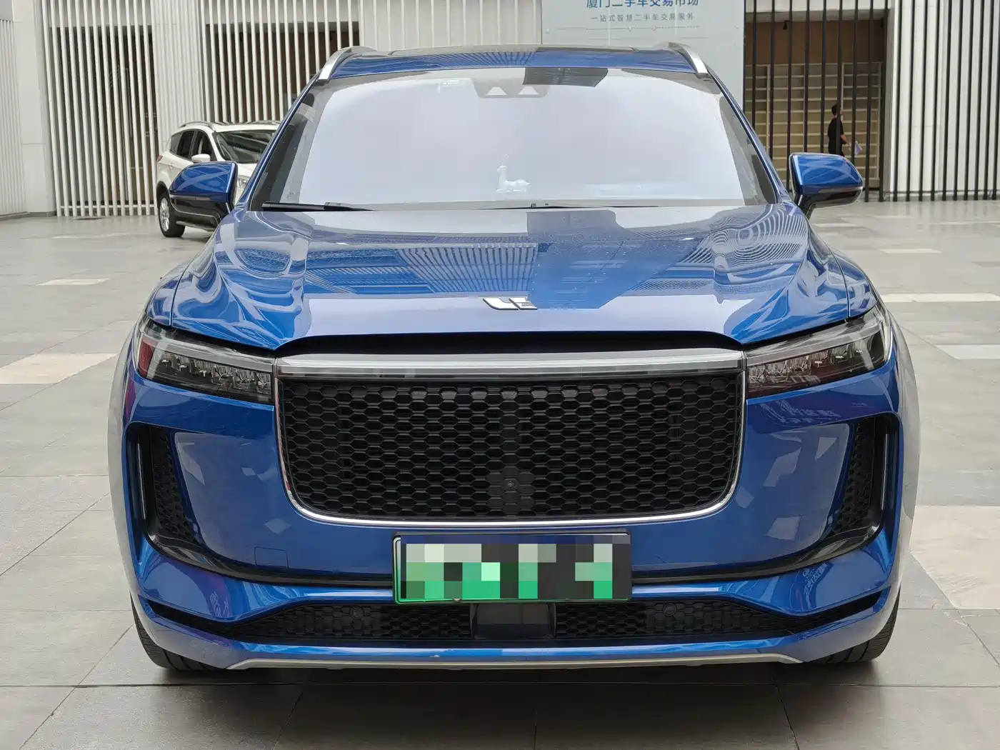 Фото 2 - Li Auto Li ONE