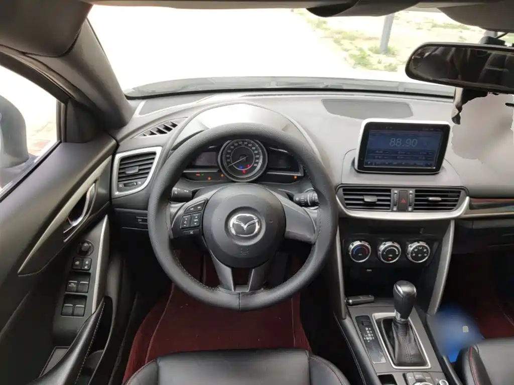 Фото 11 - Mazda CX-4