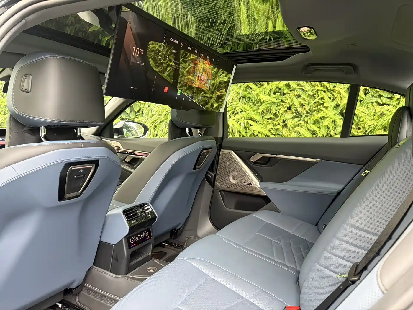 BMW 5 Series 2025 530Li Premium M Sport Package фото 17