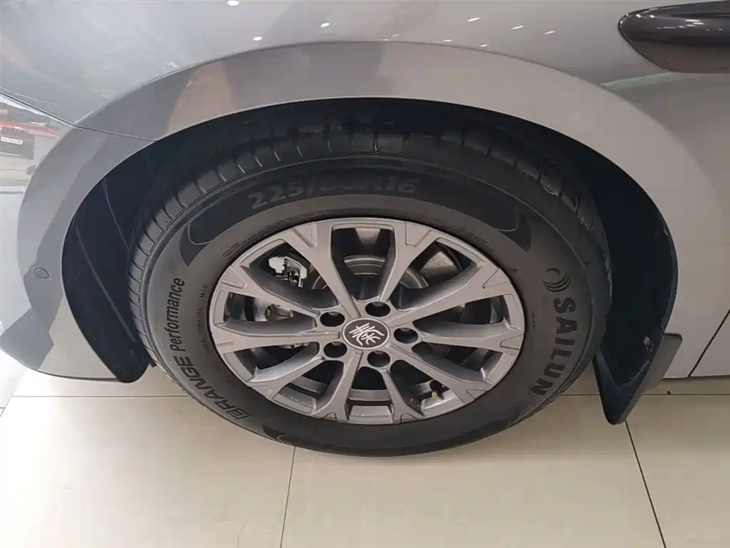 BYD Qin L 2025 DM-i Smart Drive Edition 80KM Leading фото 23