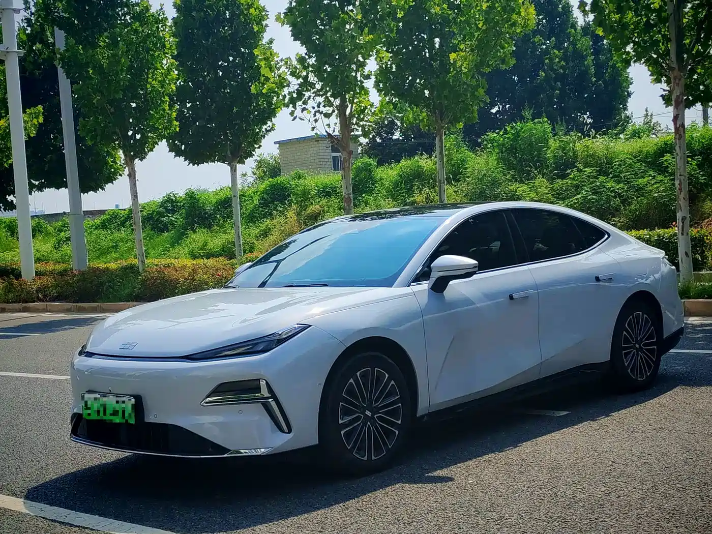 Geely Galaxy Galaxy Xingyao 8 2026 2025 130km EM-i Premium Edition