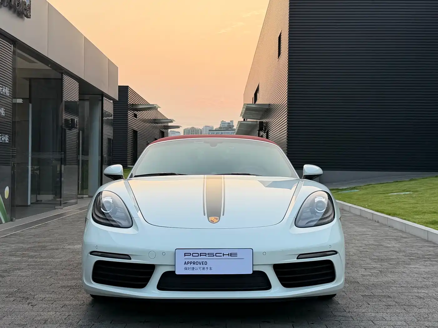 Porsche 718 2023 Boxster Style Edition 2.0T фото 2