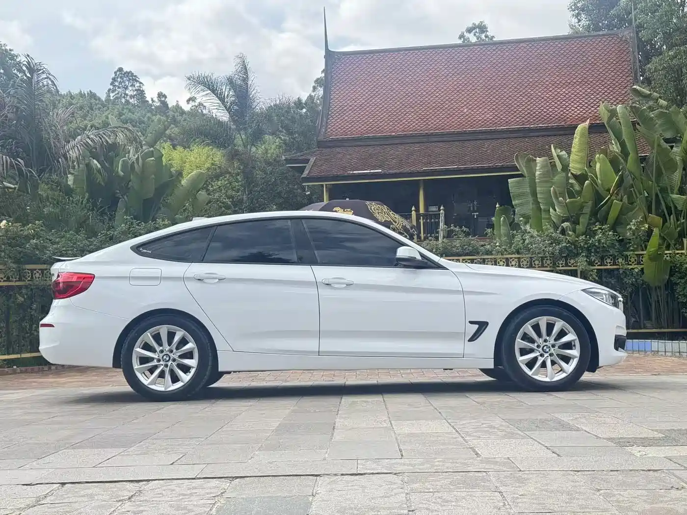 BMW 3 Series GT 2018 320i Fashion фото 7
