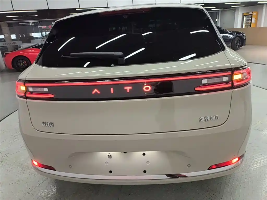 AITO Wenjie AITO M5 2025 Extended Range Ultra AWD фото 6