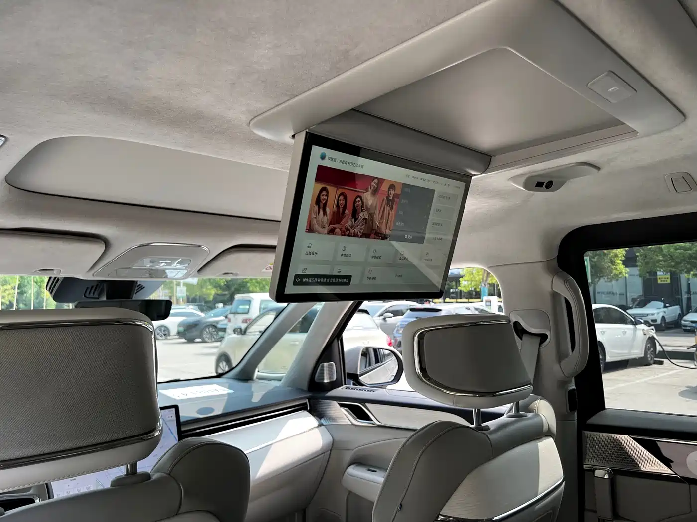 Volvo EM90 2024 2025 Ultra Six-Seater