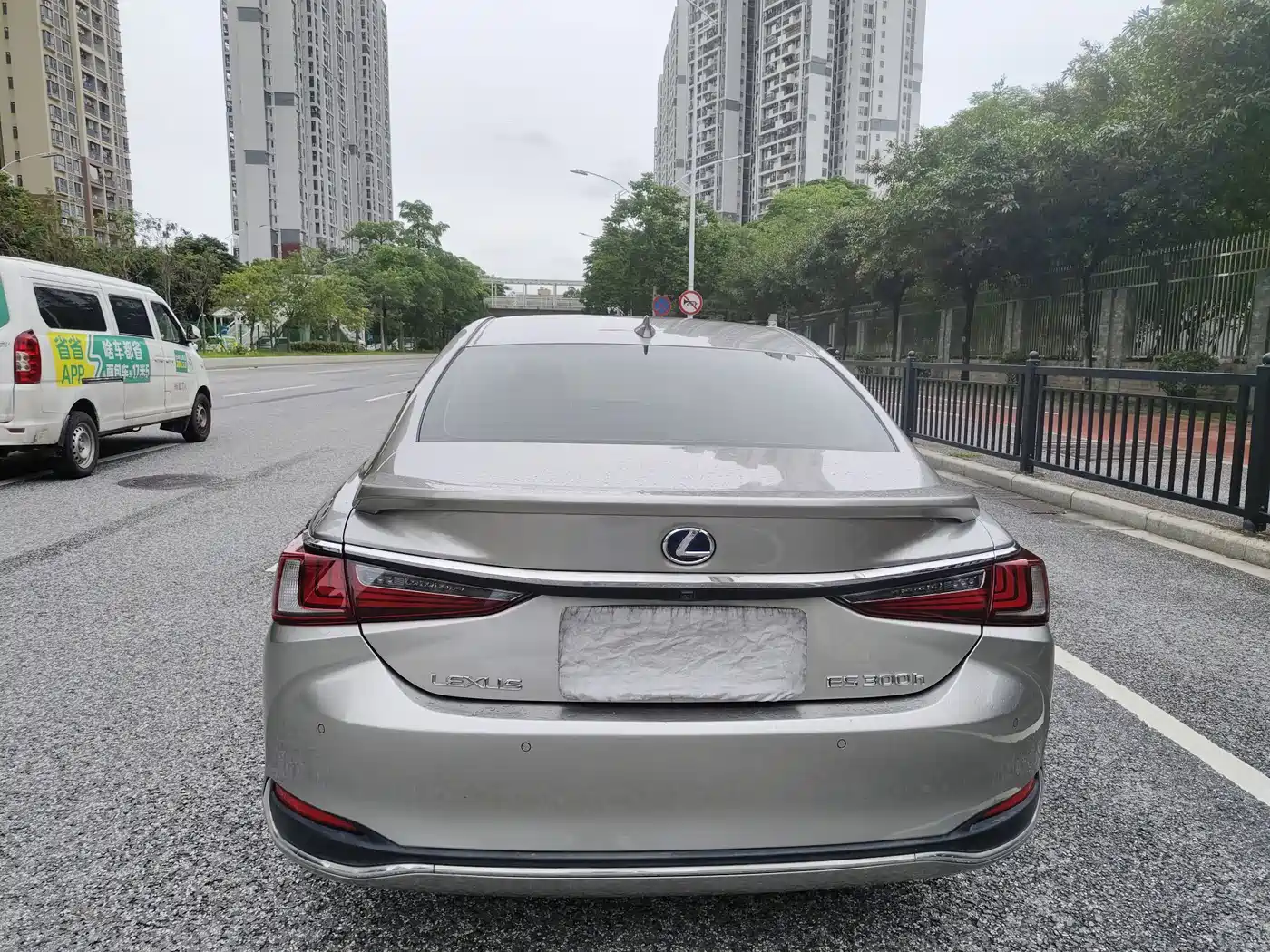 Фото 6 - Lexus ES