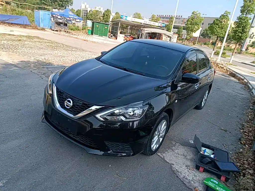 Nissan SYLPHY, миниатюра 2