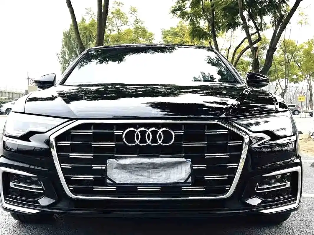Фото 2 - Audi A6L