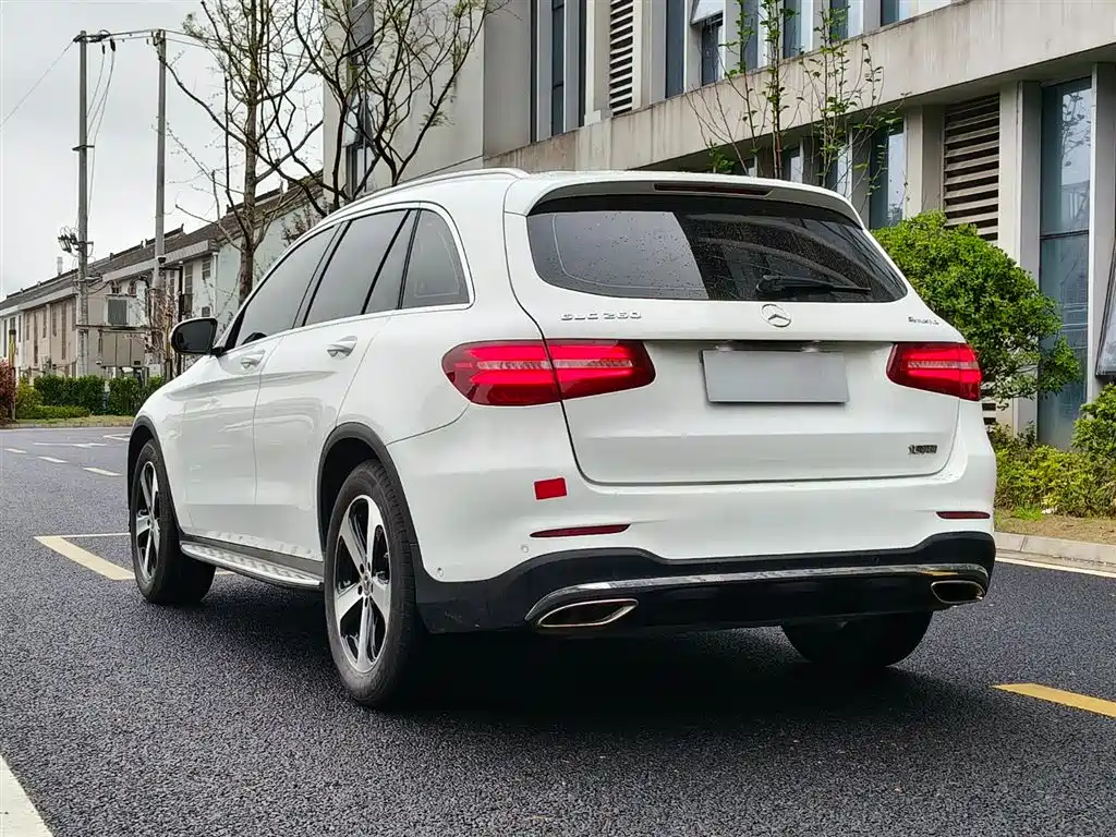 Mercedes-Benz GLC 2018 Facelift GLC 260 4MATIC Luxury фото 4