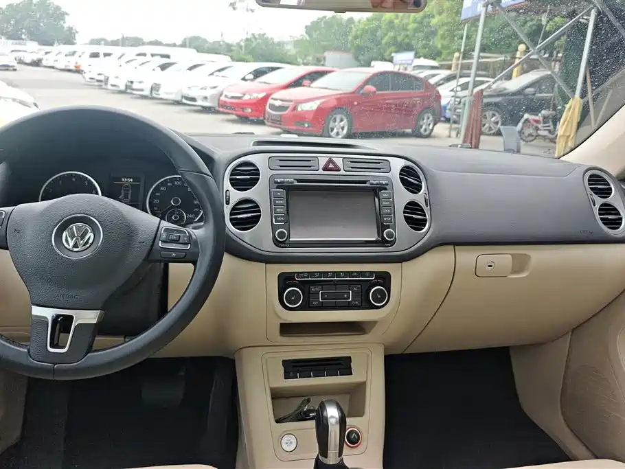 Volkswagen Tiguan 2012 2.0TSI Automatic 4WD Elite Edition фото 13