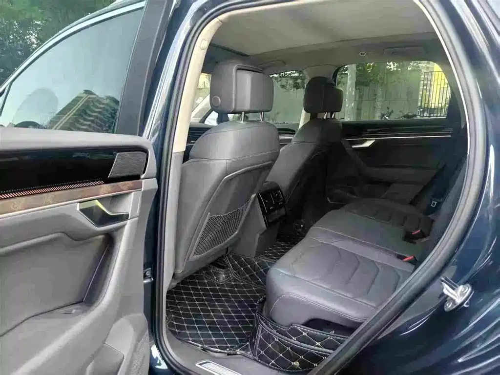 2025 Volkswagen Touareg