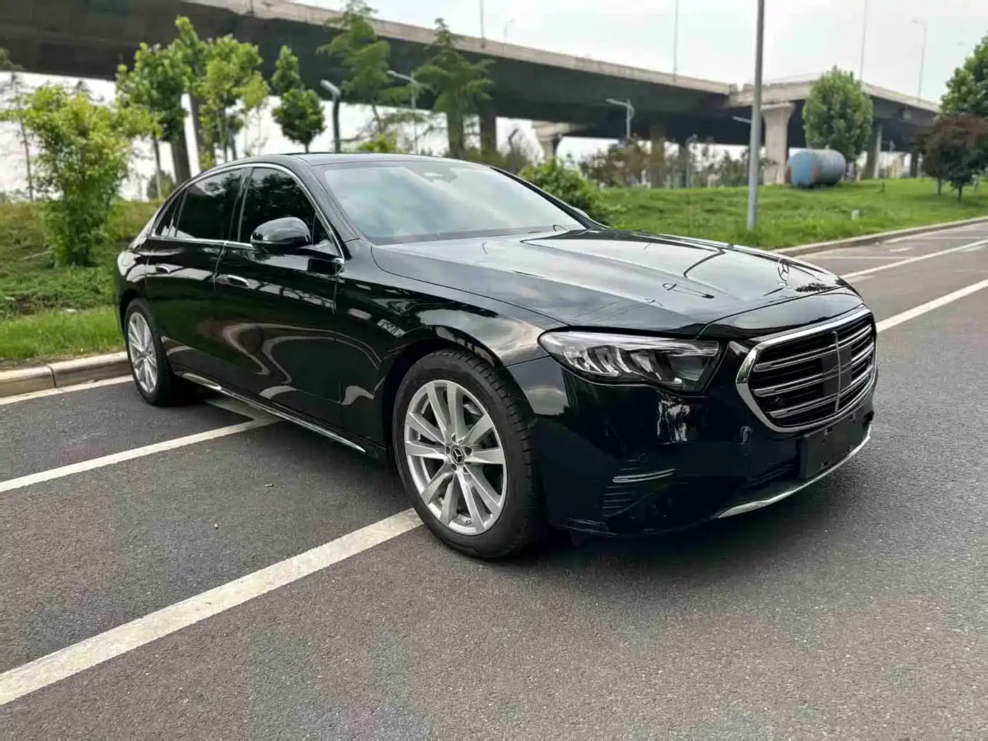 Mercedes-Benz E-Class 2024 Model E 260 L фото 3