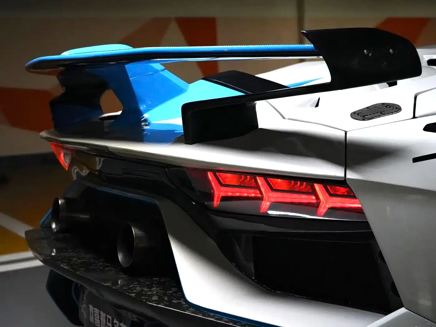 Lamborghini Aventador 2012 2011 LP 700-4