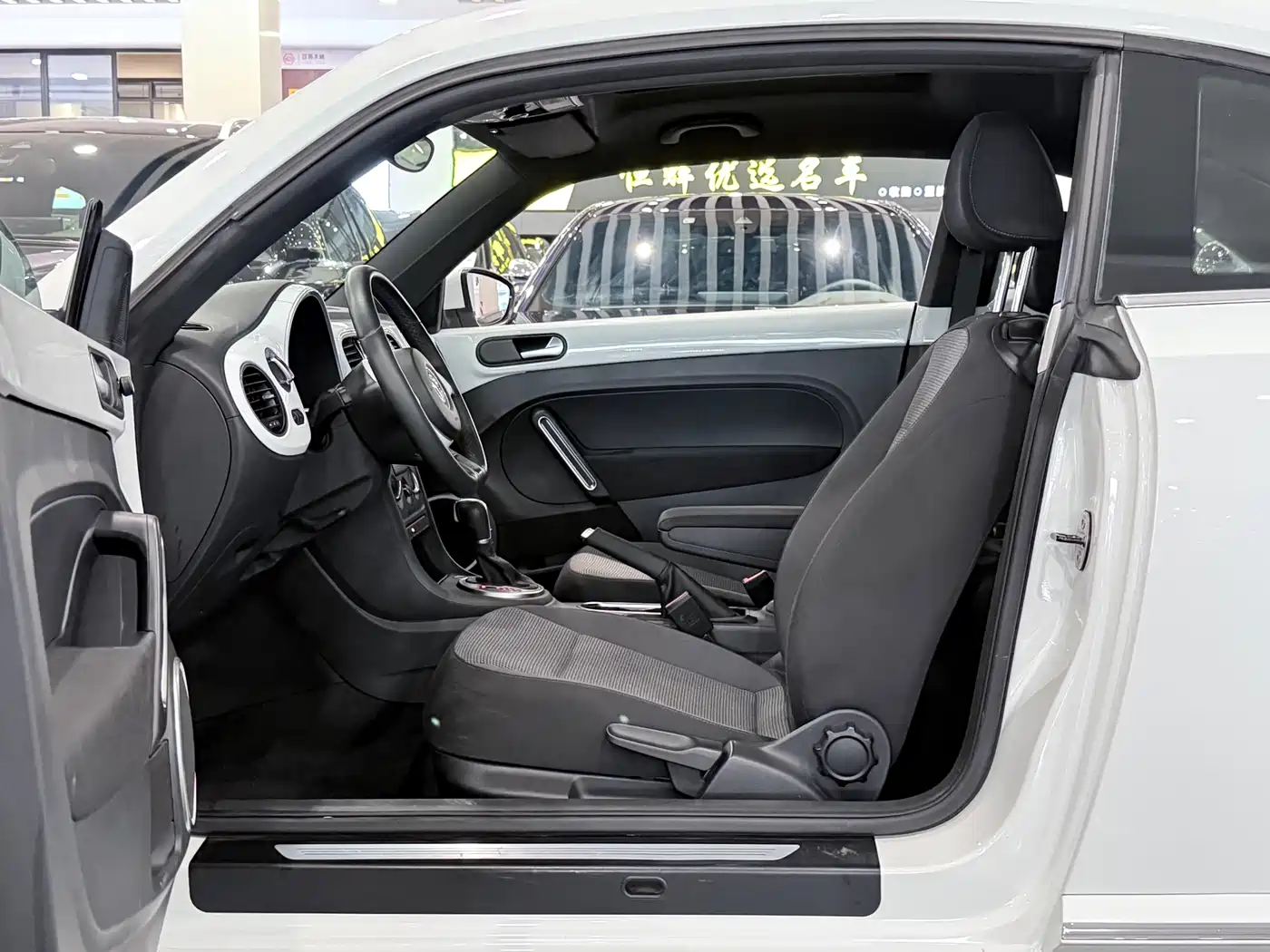 Volkswagen Beetle 2015 180TSI фото 6