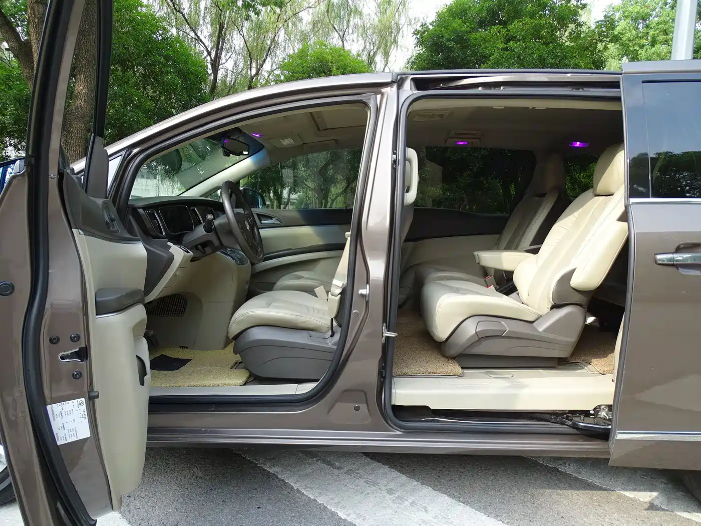 Buick GL8 2011 2011 3.0L XT Luxury Business Flagship