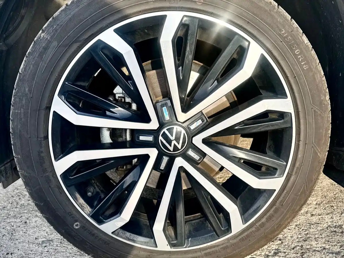 VOLKSWAGEN T ROC EXPLORING SONGS