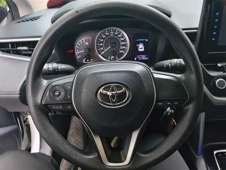 Toyota Frontlander 2022 2.0L CVT Elite фото 15