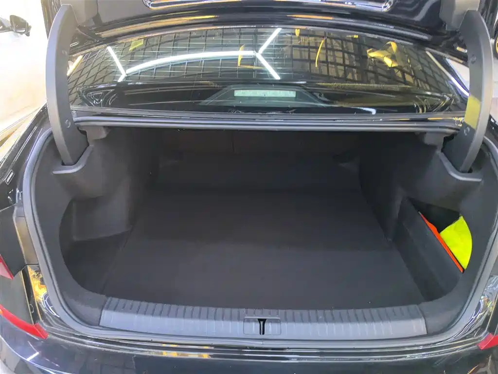 Volkswagen Passat 2021 Model 330TSI Elite Edition фото 19