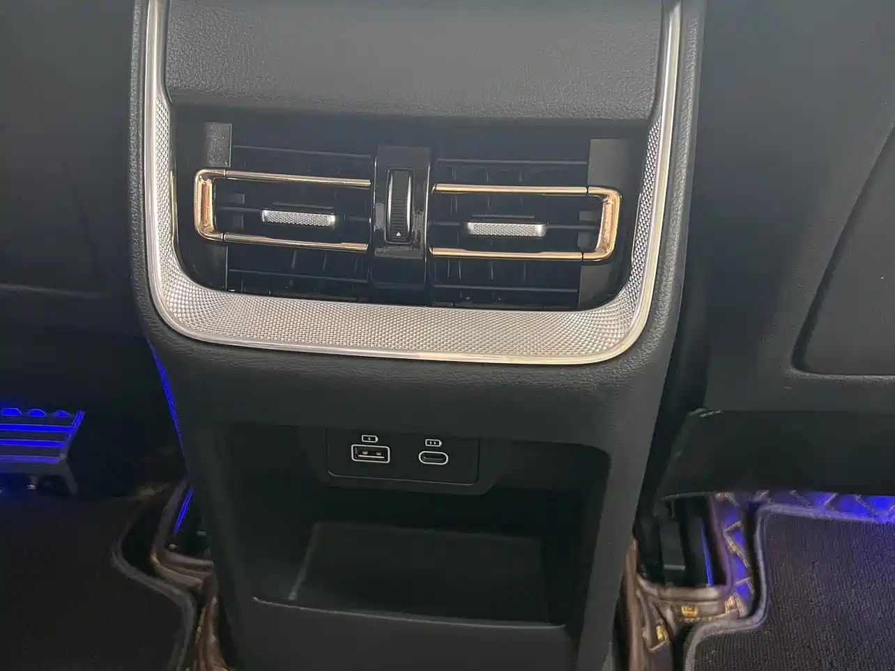 Hongqi H5 2023 1.5T DCT Smart Connect Flag Rhythm фото 32