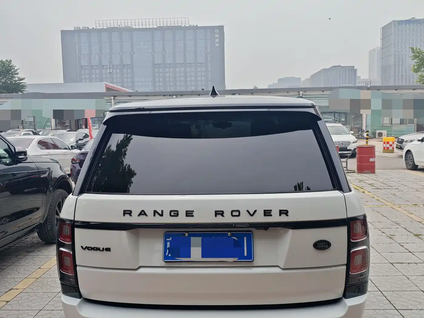 Land Rover Range Rover 2022 3.0 L6 360PS Heritage Edition фото 3