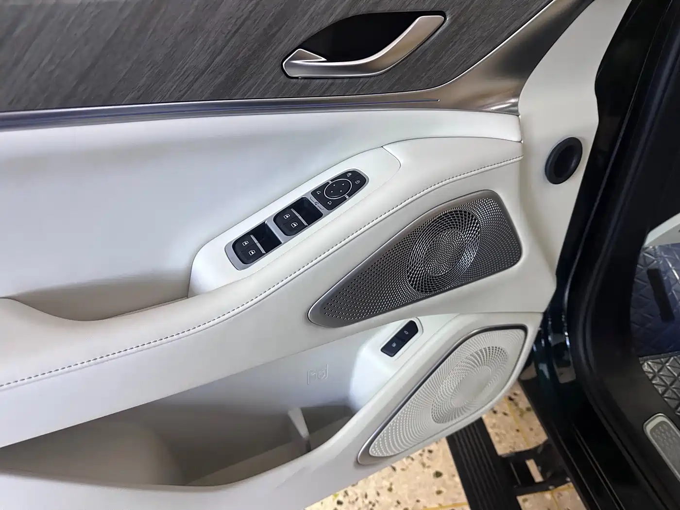 WEI PAI WEI BRAND BLUE MOUNTAIN