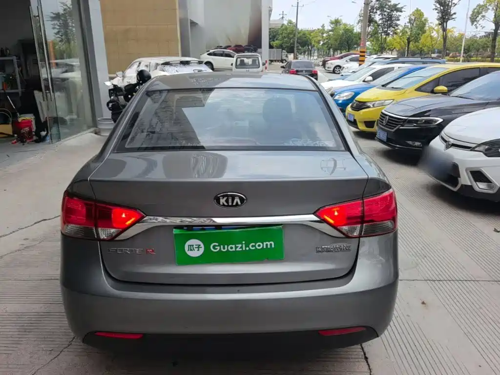 Kia Forte 2015 2014 1.6L MT GL