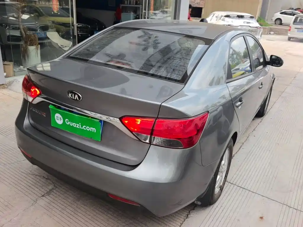 Kia Forte 2015 2014 1.6L MT GL