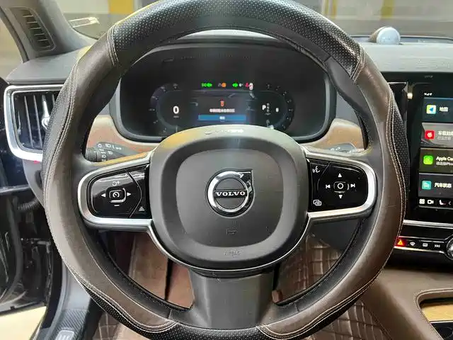 Volvo S90 2024 2024 B5 Momentum Luxury Edition