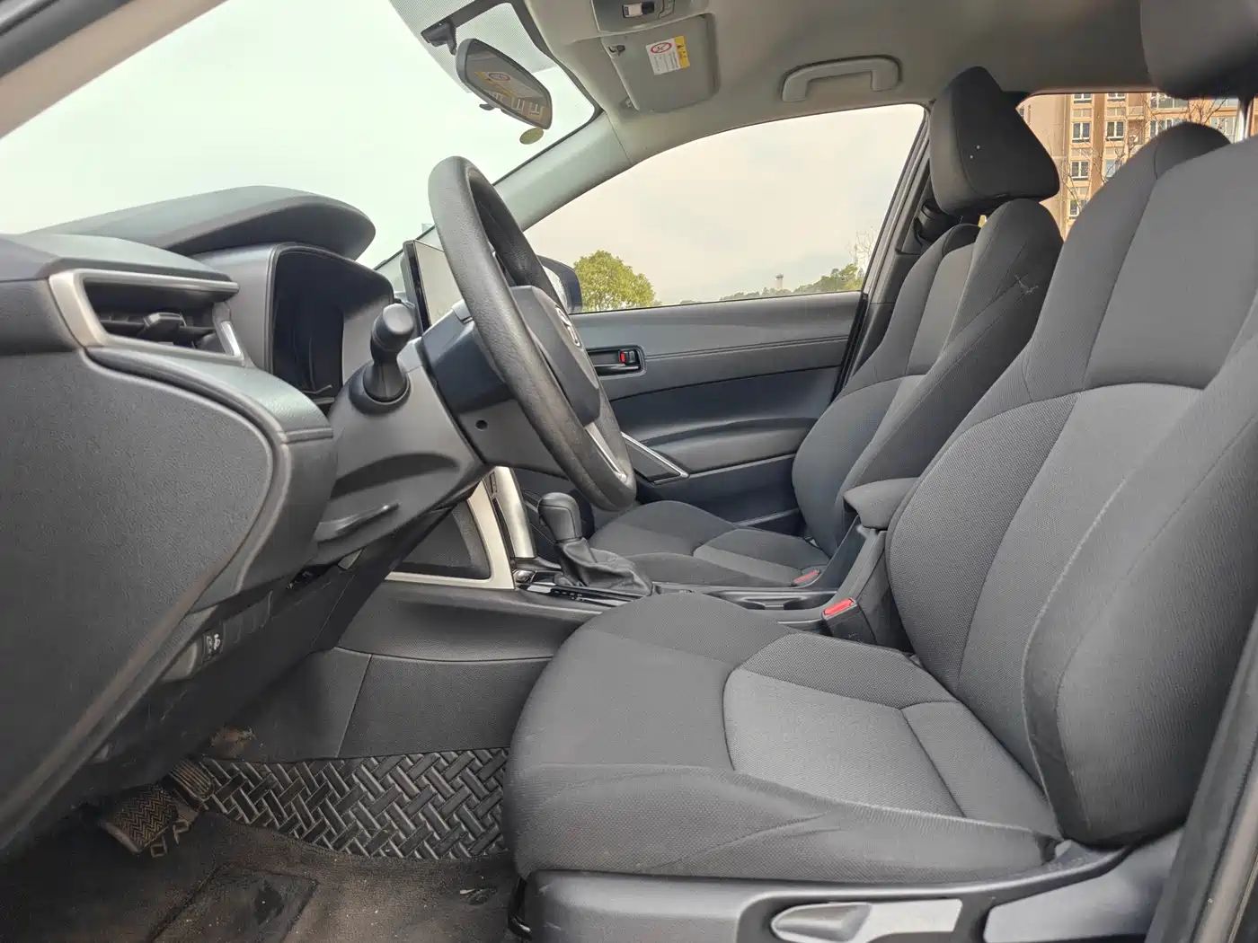 Toyota Frontlander 2022 2.0L CVT Elite фото 31