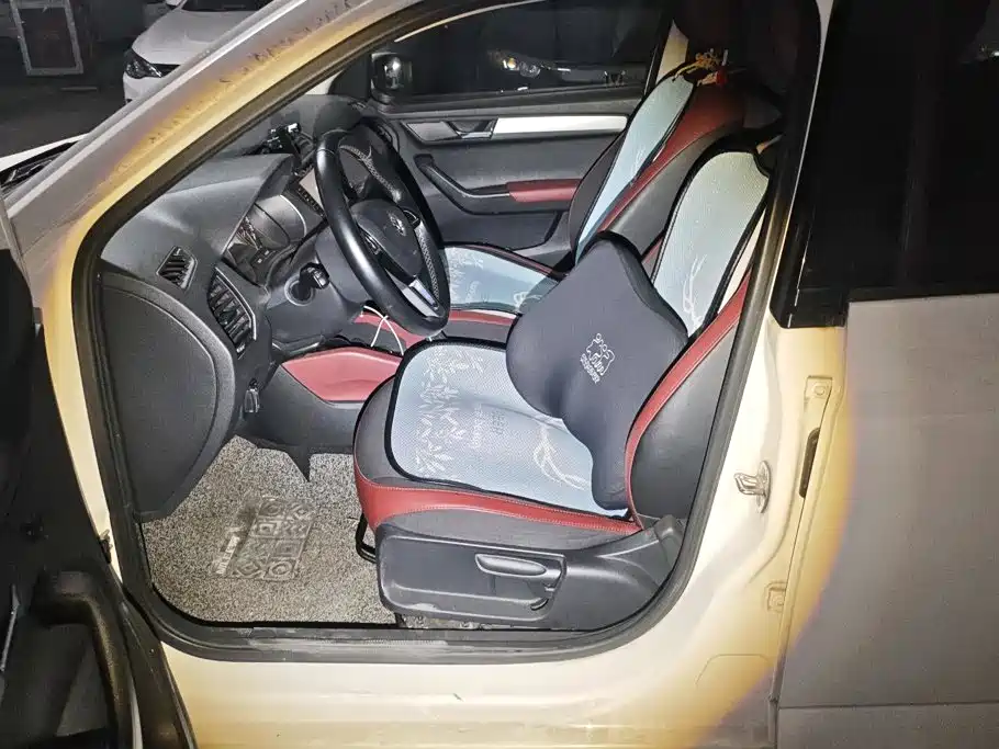 Škoda Fabia 2016 2015 1.6L Auto Smart Edition